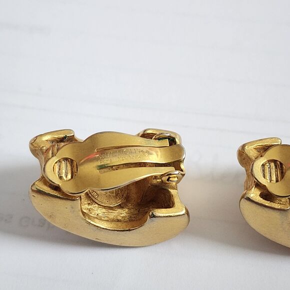 Givenchy Clip Earrings Chunky Door Knocker Oval Faux Pearl Hammered Goldtone VTG - Picture 9 of 14